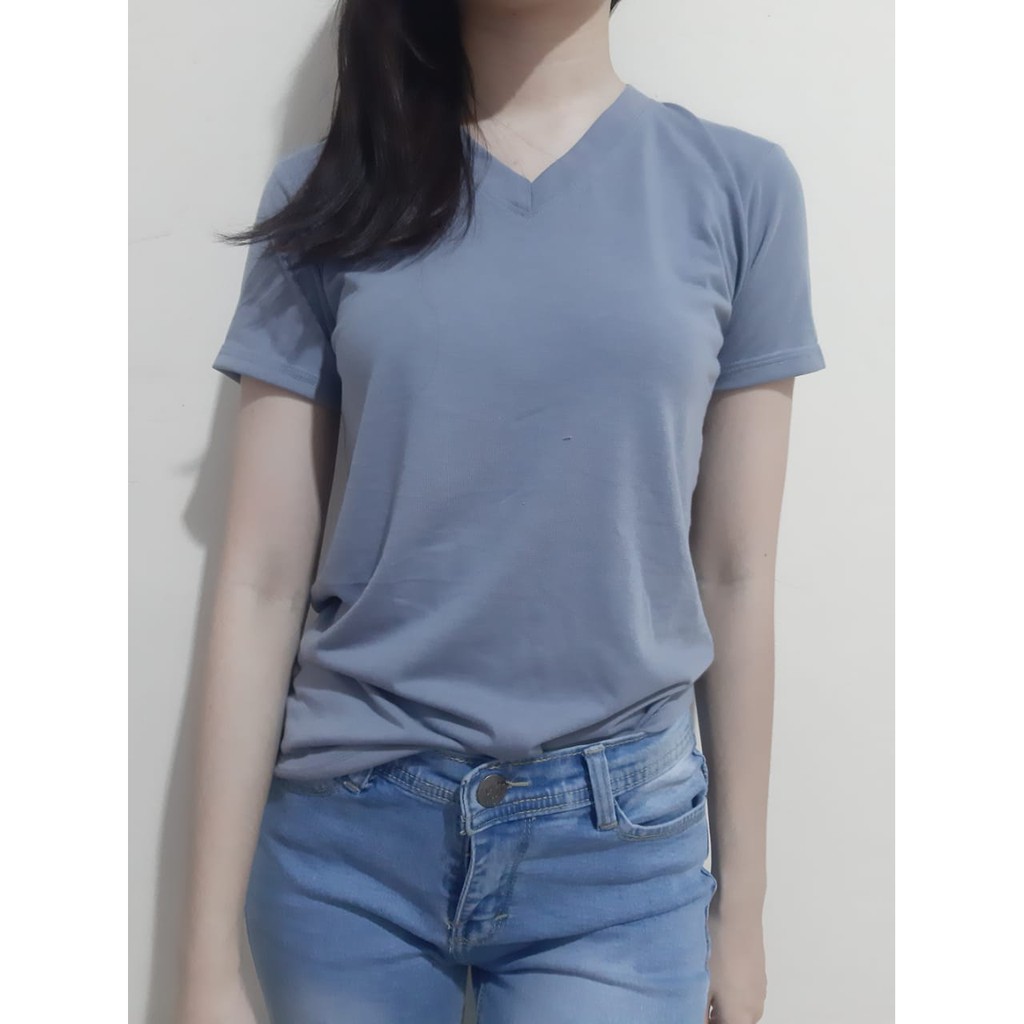 kaos v-neck cewek