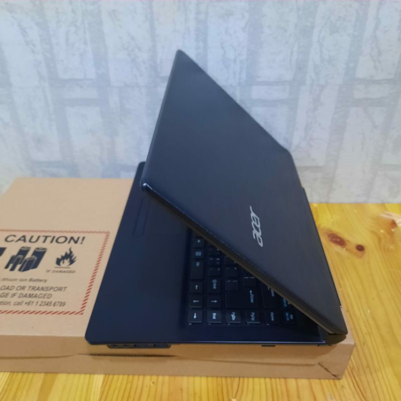 Laptop Acer Aspire Z3-451 Amd A8-7410 Ram 8GB/HDD 500GB Amd Radeon R5 Graphic Windows 10 mulus ok