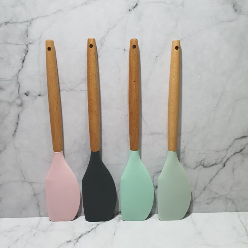 Silicone scraper spatula with wooden handle / spatula masak gagang kayu