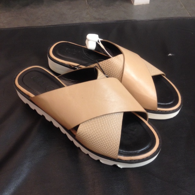 Rubi sandals