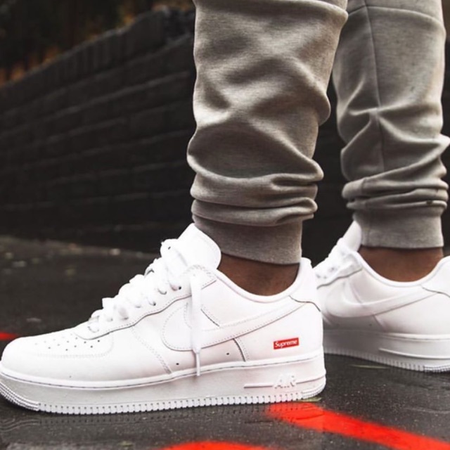 harga nike air force 1 x supreme