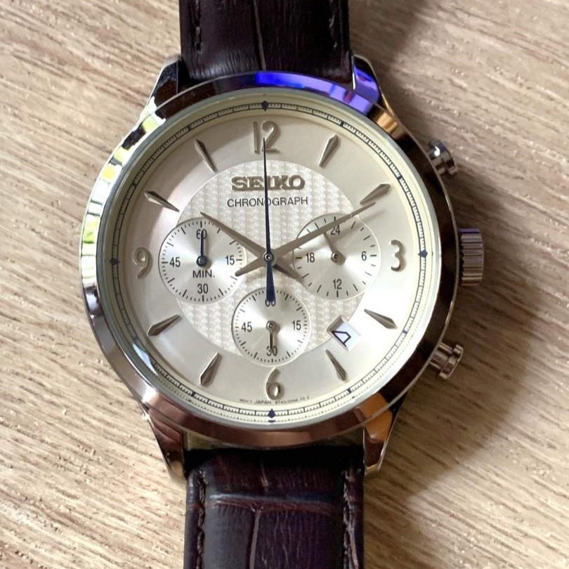 Seiko Quartz SSB341P1 Chronograph Silver - Jam Tangan Pria SSB341