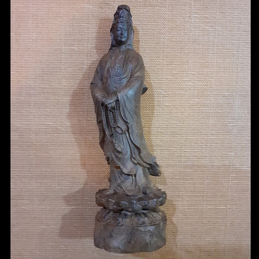 Patung Kayu Dewi Kwan Im Hitam