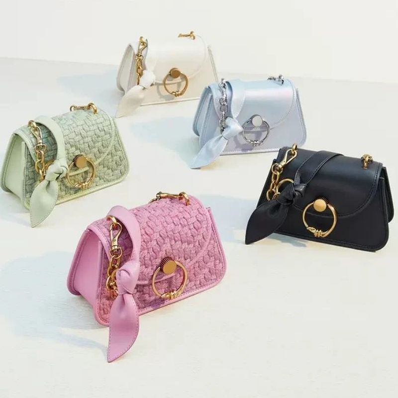 6.6 SALE | CK Joelle Ring Push-Lock Trapeze Bag