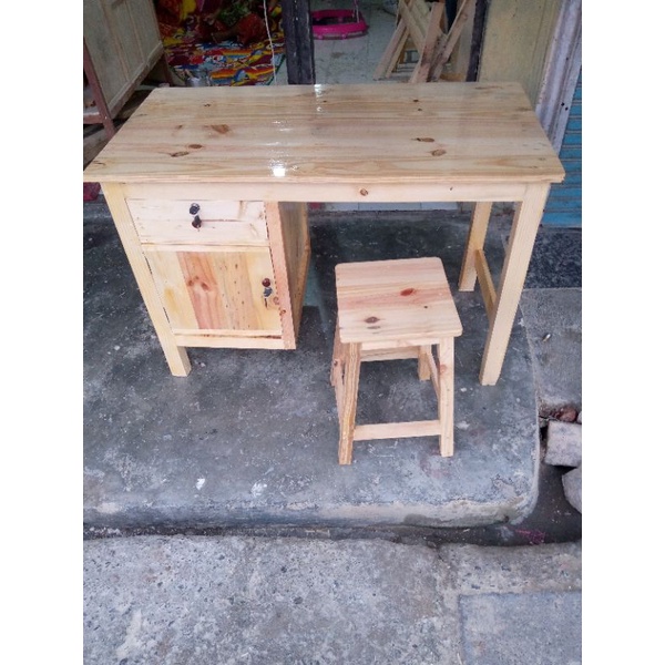 meja kerja / kantor