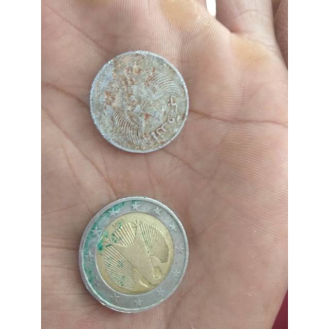 Uang koin indonesia tahun 1954 Rp.10 &amp; uang koin 2EURO