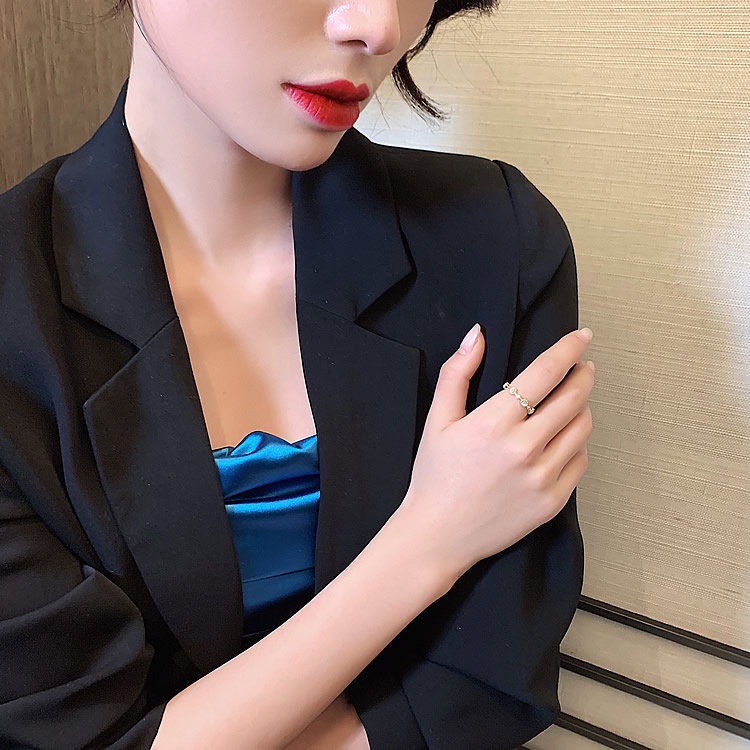 Cincin Jari Telunjuk Bentuk Lingkaran Opal Aksen Berlian Imitasi Gaya Korea Selatan