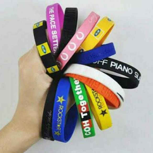 Gelang karet custom Desain Sendiri Souvenir Gelang rubber Keychain Termurah