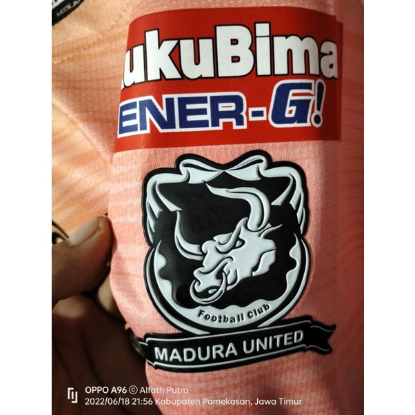 Jersey Madura United Third Player Issue