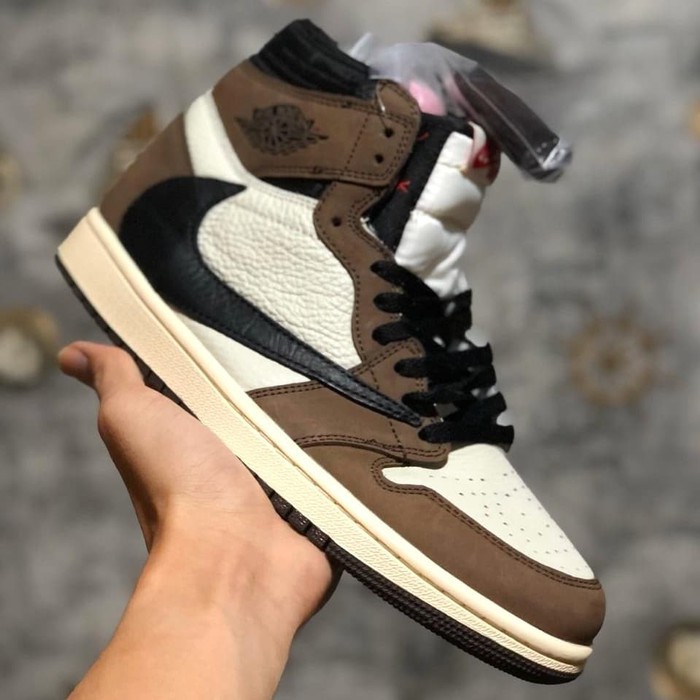 SNEAKERS COWOK HITAM BIRU MISTY  TERMURAH - Sepatu Nike Air Jordan 1 Travis Scott Un Authorized