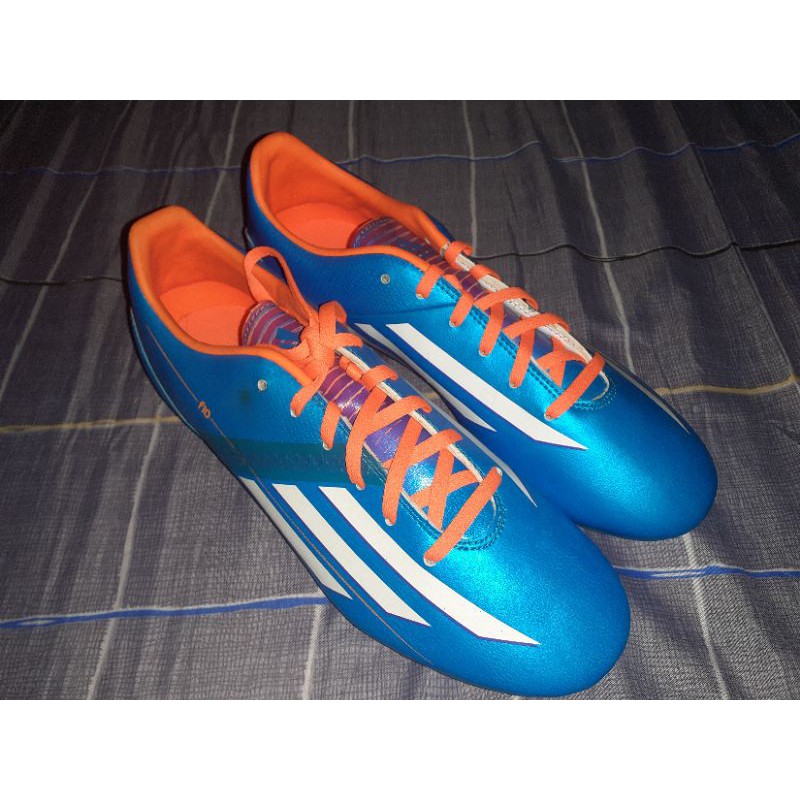 Sepatu Adidas F-10