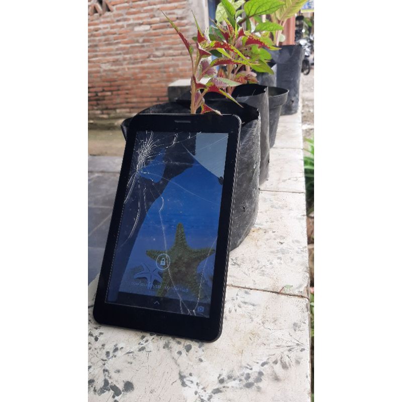 Advan E1C Pro minus LCD