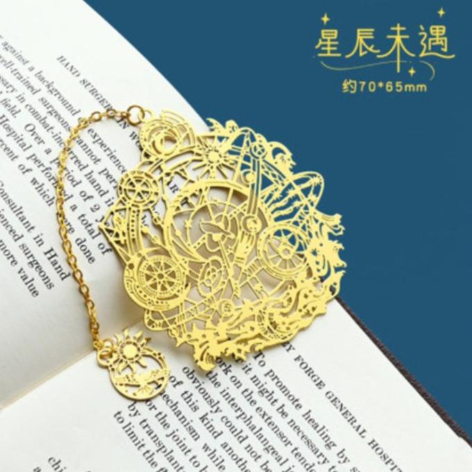 

pembatas buku besi metal banyak pola bungkus plastik hadiah cantik