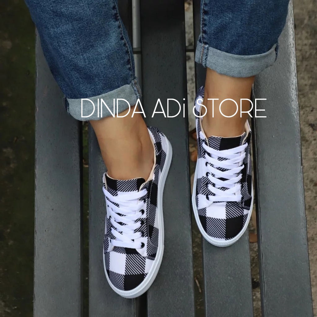 Dinda Sepatu Wanita Sneakers Kagami motif kotak-kotak Warna Biru merah dan putih ukuran 36-40