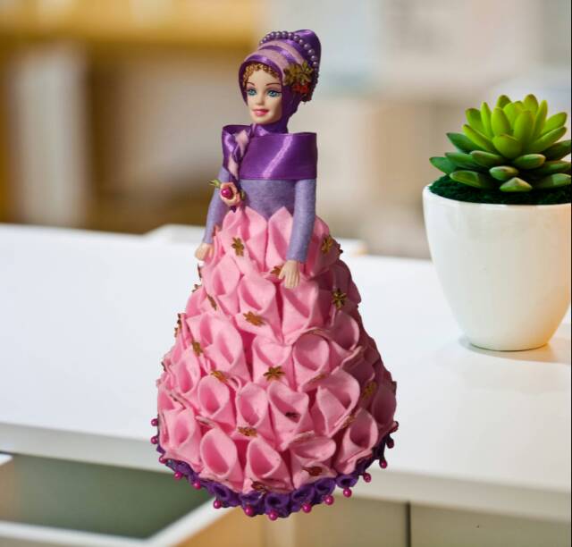 Boneka barbie modern 30cm