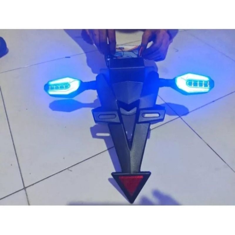 Spakbor Belakang Plus Sen CBR 150R Yamaha R15 VVA V3