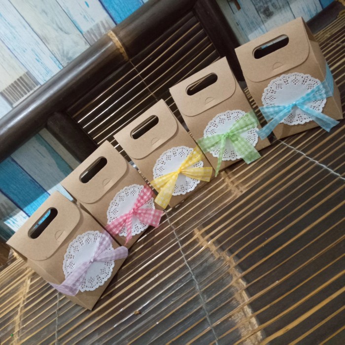

PROMO TAS BOX KARTON BROWNKRAFT 280gr UKURAN 10X6 X15,5CM PITA+DOYLESPUTIH