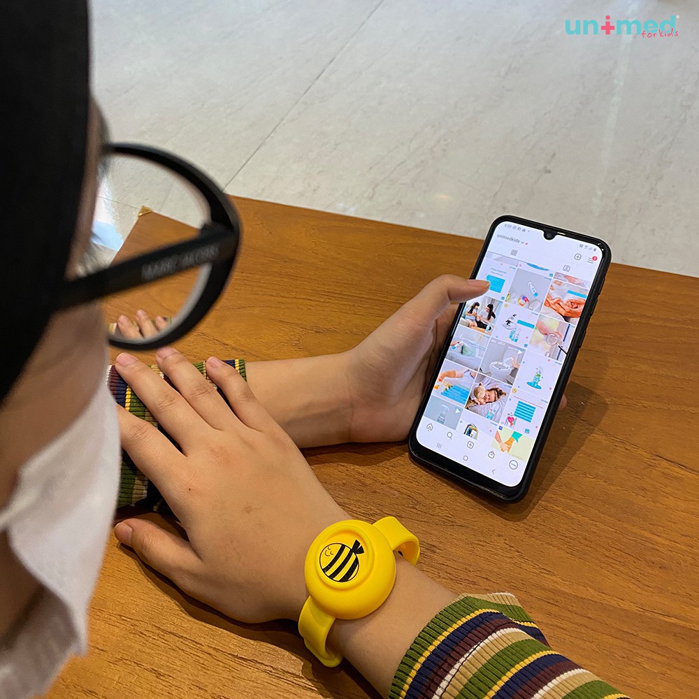 UNIMED HAND SANITIZER WRISTBAND PERFECT FOR KIDS AND ADULT