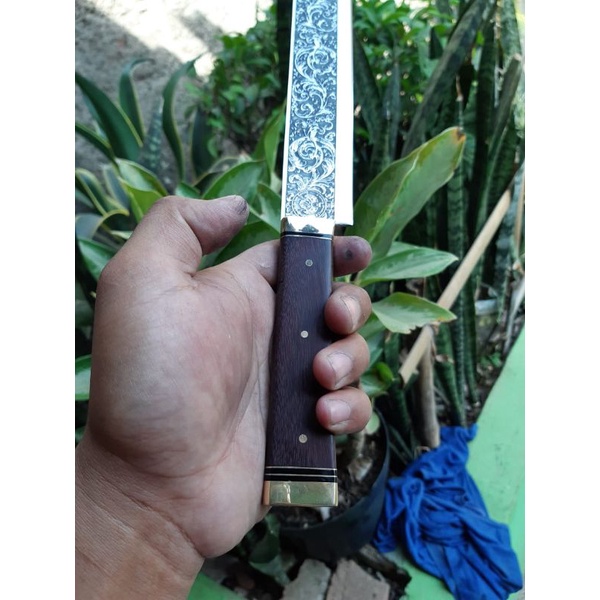 Pisau Sembelih bahan baja D2