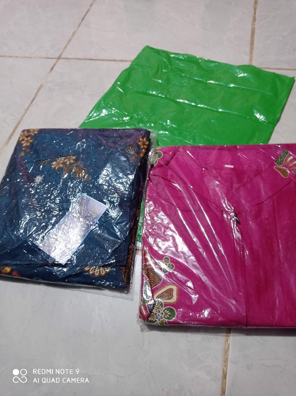 Grosir Terlaris Genes Jelita Tunic Navbor Yelbor Whitbor Creambor Tunik Batik Modern Hrb061