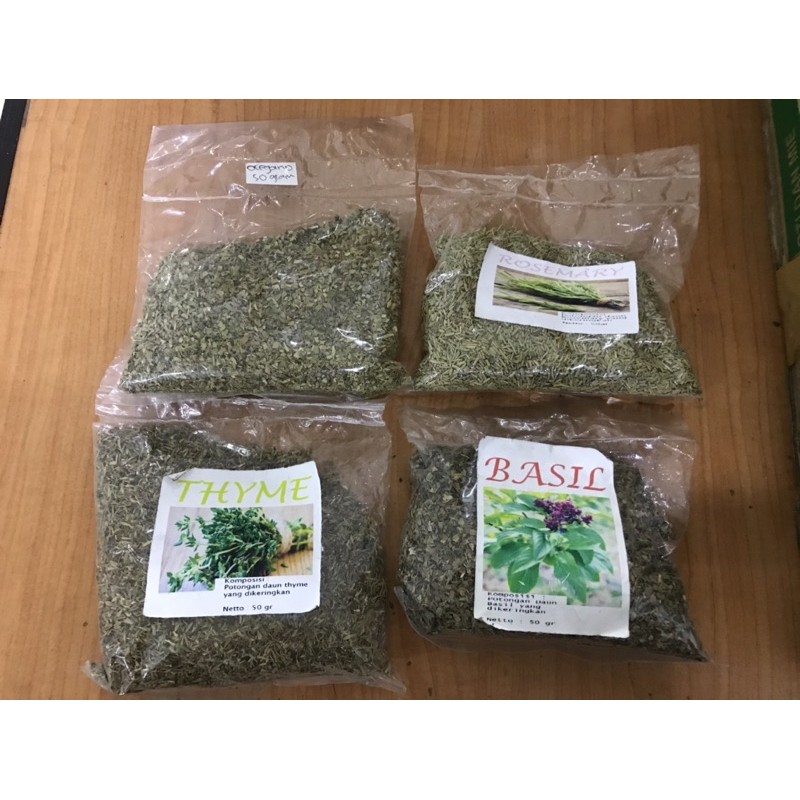 

Oregano Basil Thyme Rosemary Parsley kering 50gr