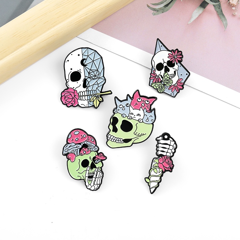 Bros Pin Enamel Bentuk Tengkorak Bunga 5 Gaya Punk Untuk Hadiah