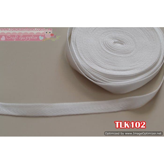 

Order Langsung TLK102 Tali Katun Lebar 1cm Putih Tulang (Per roll) Limited