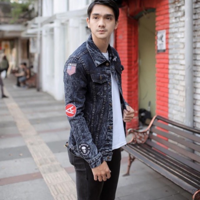 Jaket jeans pria model terbaru jaket jeans model tempel logo jaket jeans cowok distro murah