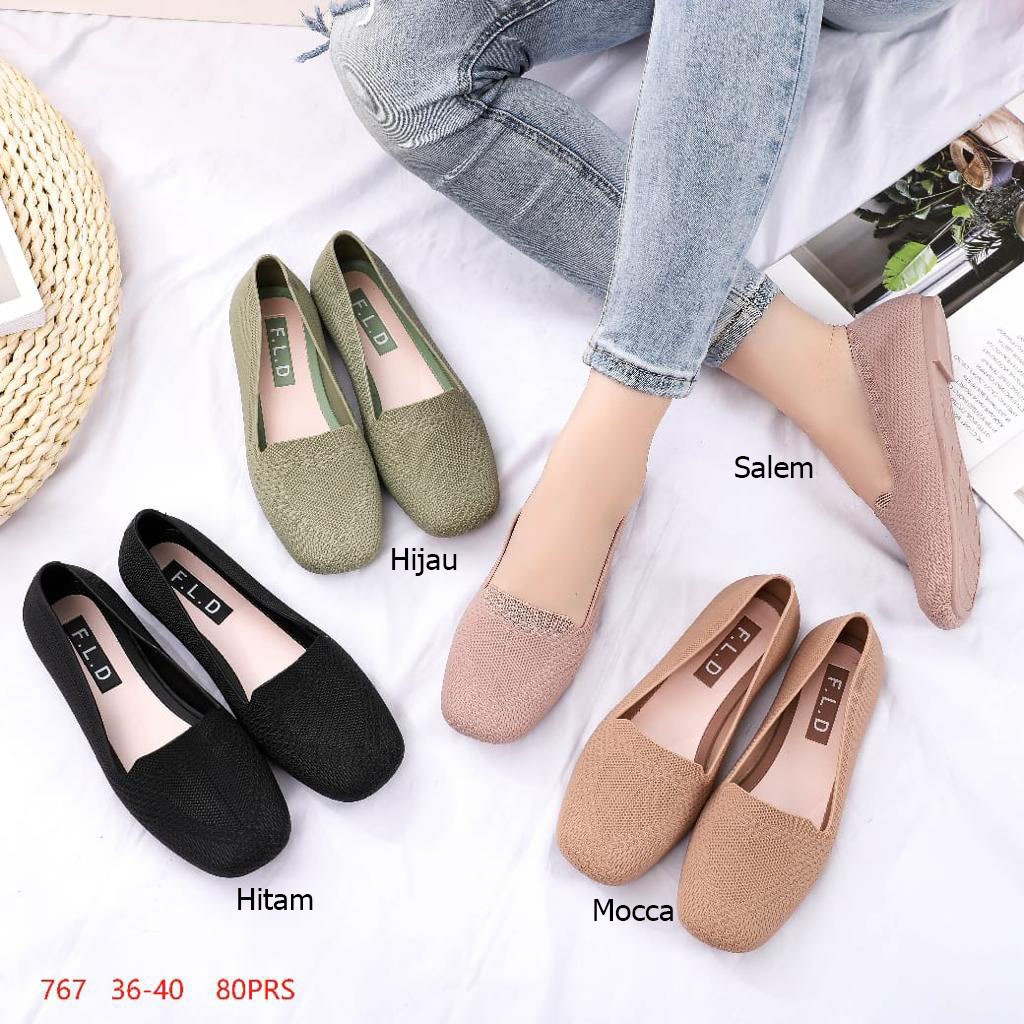 Sepatu Slip On Wanita Jelly Winola Collection 767