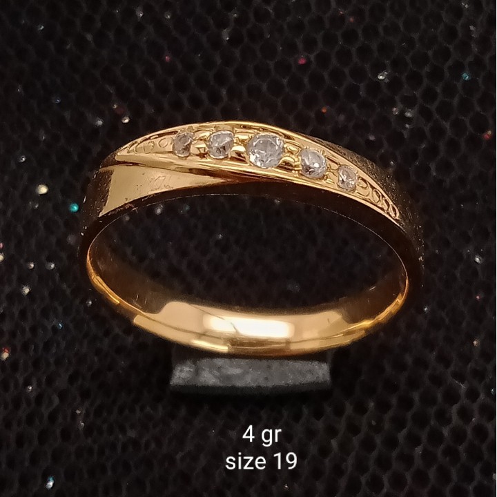 Cincin Emas 17 K - 4 gr Kadar 750 - 1961