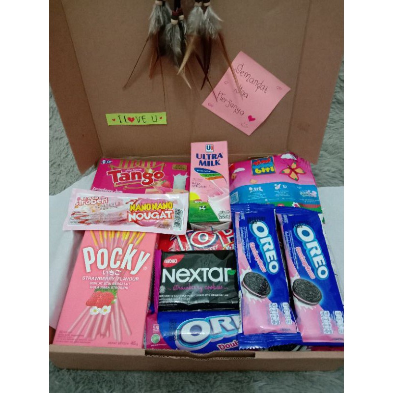 Kado Snack Box / Kado Ulang tahun / Kado wisuda / Kado Unniversarry / Paket Pink