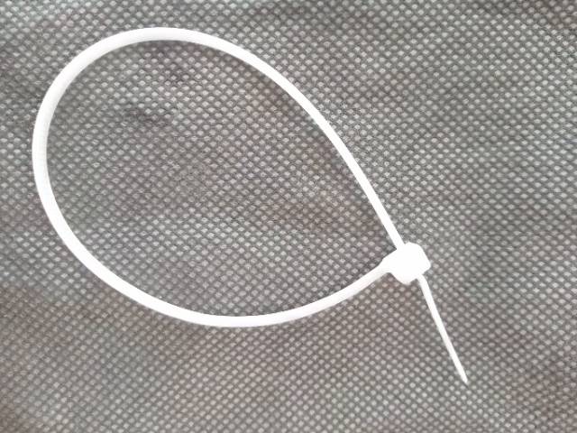 Kabel Ties /Tis U: 2,5x200mm isi 100 pcs Warna /Merk Random