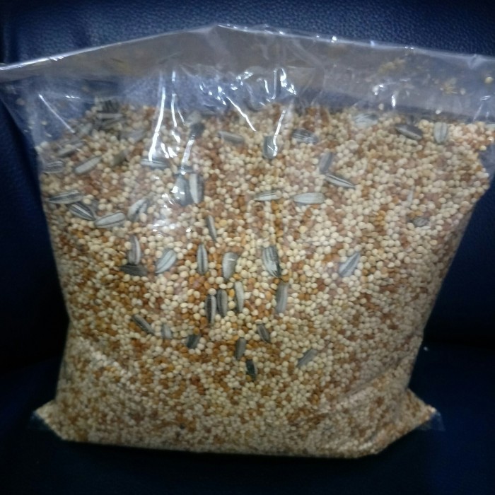 milet campur/milet campuran/milet putih/milet lovebird/milet campur 1 kg/milet campur kuaci 1 kg