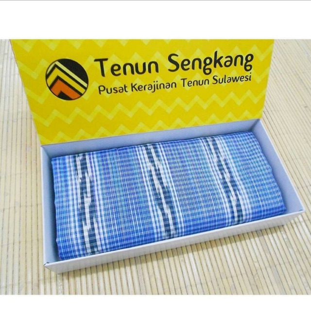 Kain Tenun Ikat Lurik Sutera