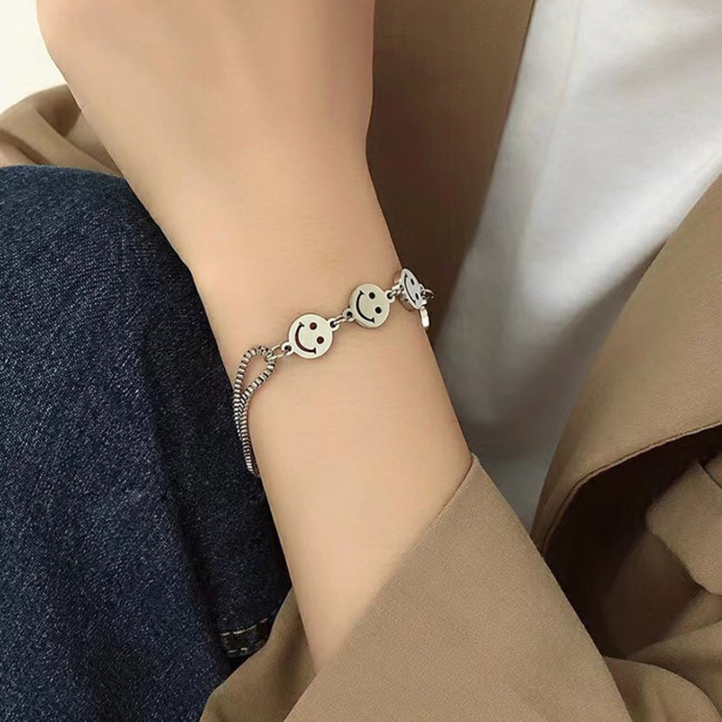 Gelang Tangan Motif Smiley Gaya Harajuku Untuk Wanita