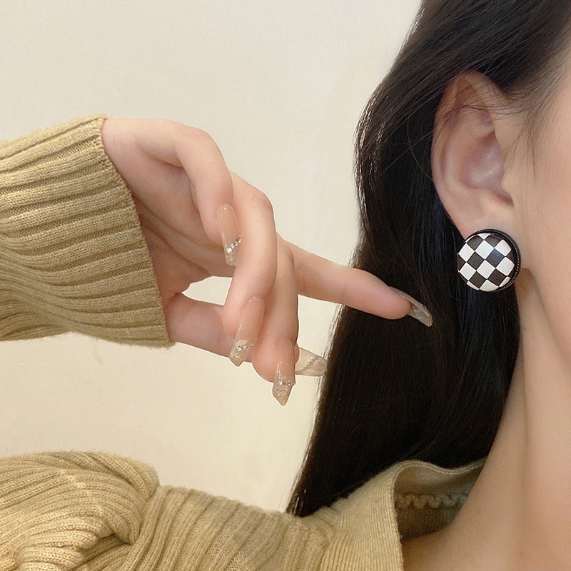 Shuling S925 silver needle Retro Checkerboard Earrings Fashion Super Nice Stud Earrings