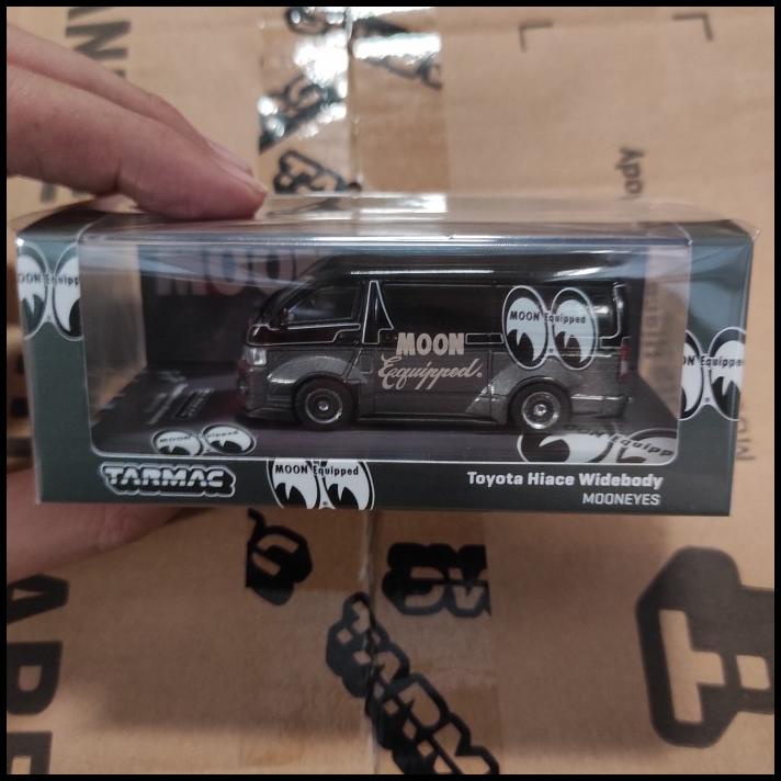 Tarmac Works Toyota Hiace Widebody Mooneyes Black