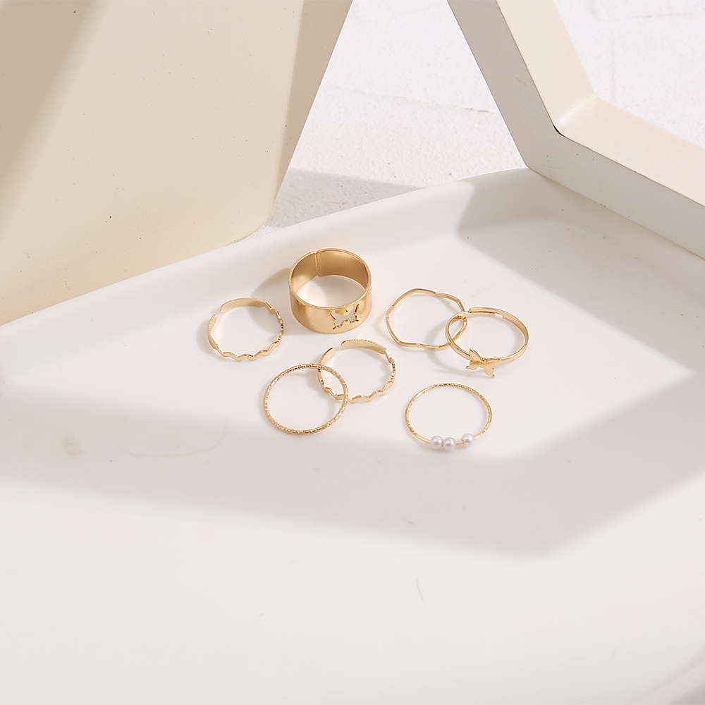7pcs / Set Cincin Desain Kupu-Kupu Aksen Mutiara Warna Emas Untuk Wanita