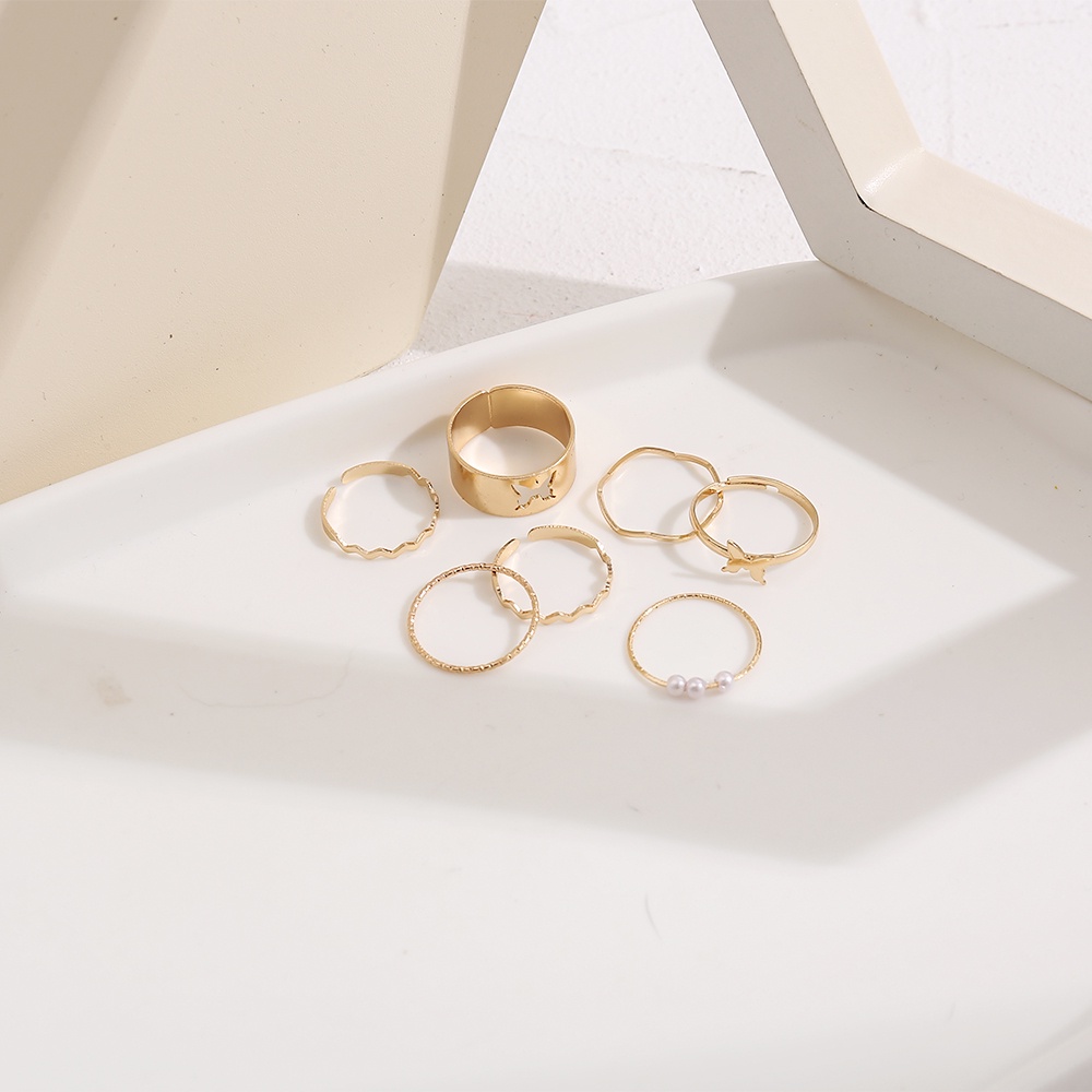 7pcs / Set Cincin Desain Kupu-Kupu Aksen Mutiara Warna Emas Untuk Wanita