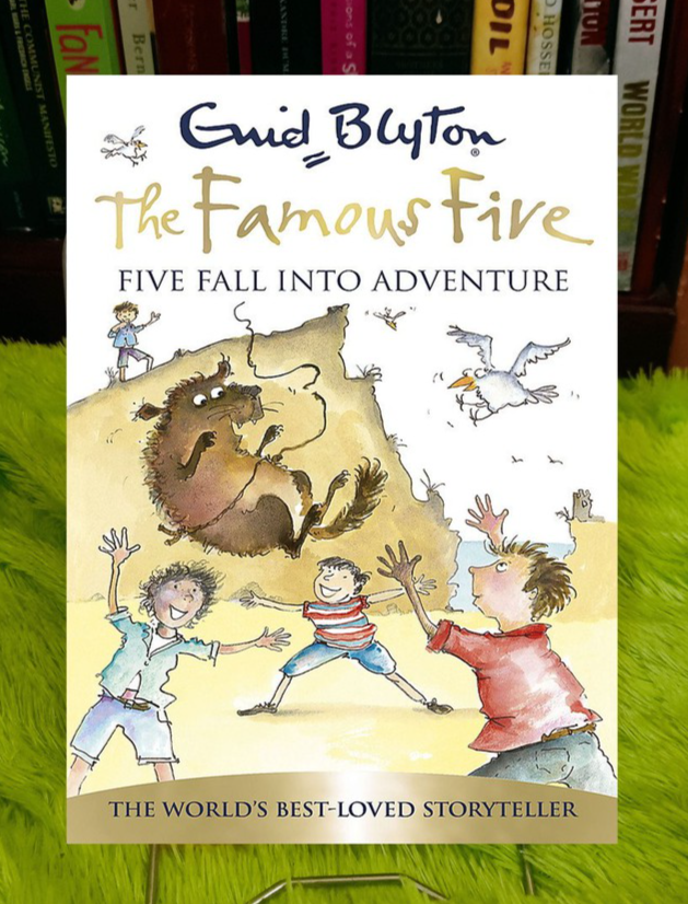 Buku Novel : Five Fall Into Adventure -Pustaka.Utama