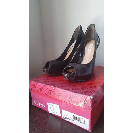 Sepatu Wanita Guess size 7M - Preloved
