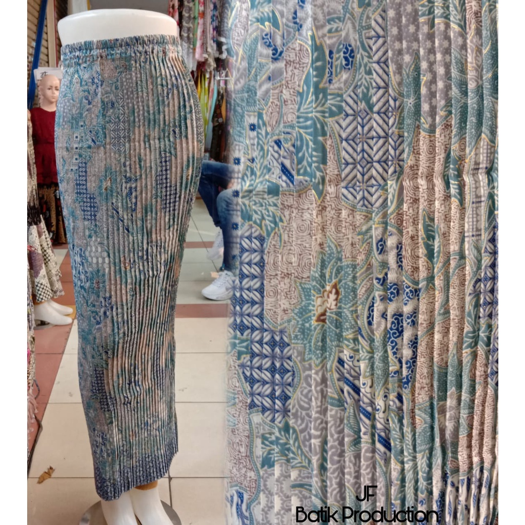 Rok Plisket Bawahan Kebaya, Motif Sepatu Navy