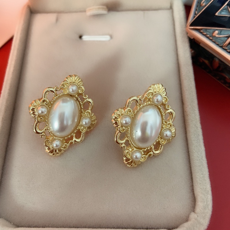 Anting Bentuk Bulat Aksen Mutiara Gaya Retro Untuk Wanita