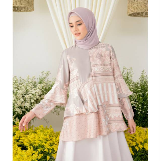 Jeumpa Blouse by Wearingklamby
