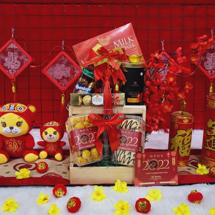 

Paket box dekorasi sakura hampers imlek cny parcel kado kue kering 60