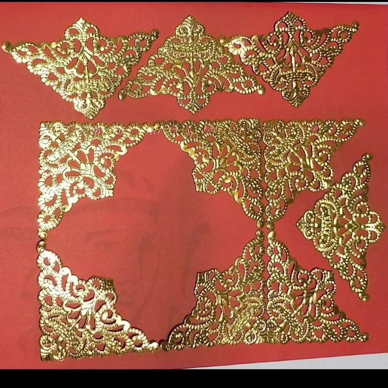 Lempeng Sudut dan bunga hiasan mahar