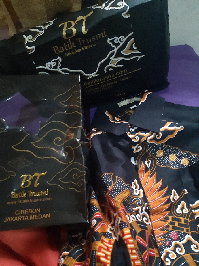 Batik Trusmi Hem Mega Mendung Saiba Lengan Pendek Kratonan Saiba