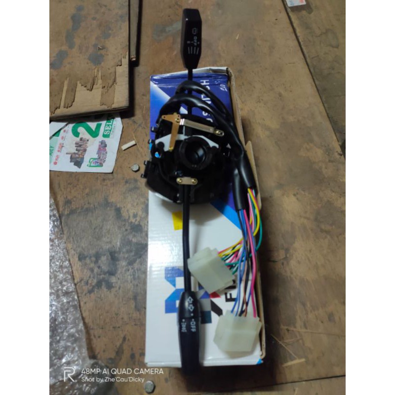 saklar  lampu sen sein colt l300 bensin / l300 disel