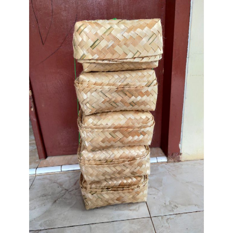 

[ Halodul ] Besek ukuran 20x20 besar untuk catering souvenir atau parcel