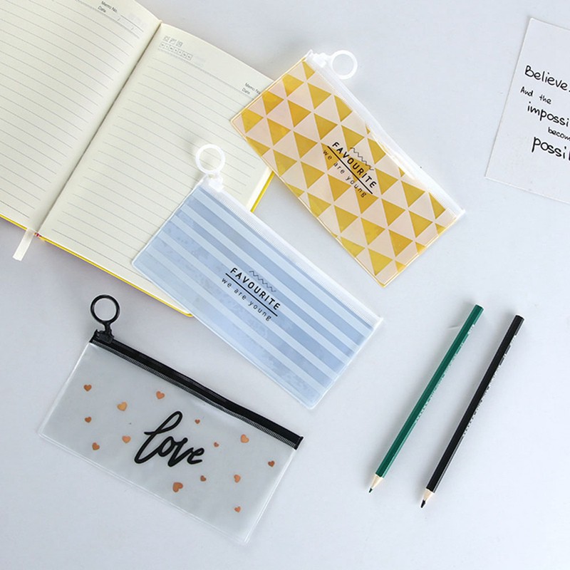 

Perlengkapan Sekolah Yo Yo Tempat Pensil Kreatif Motif Pola Asimetris